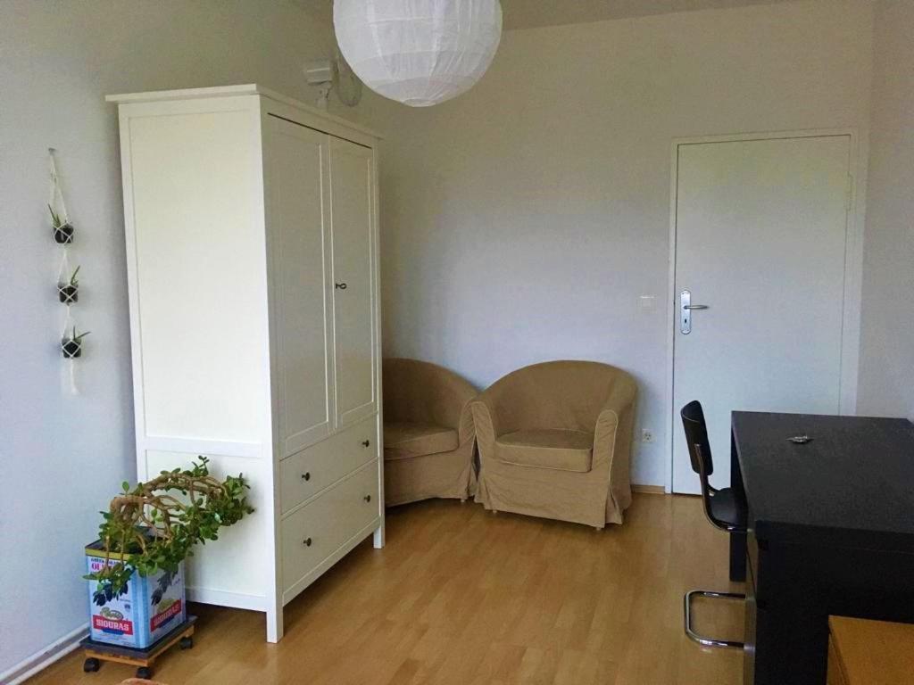 Private Room In The Centre Of Berlin Eksteriør billede
